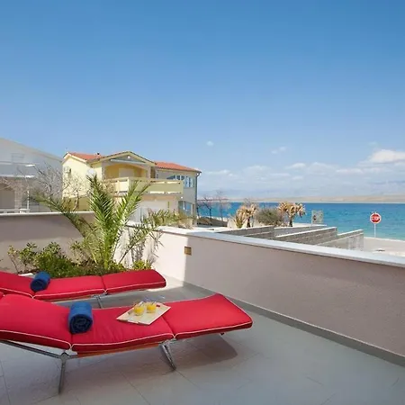 Apartment By The Sea - 19419