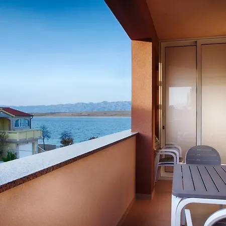 Apartment By The Sea - 19419 *