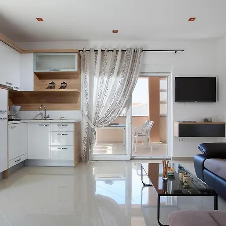 By The Sea - 19419 Apartment