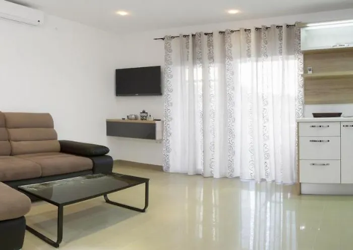Apartman By The Sea - 19419 Vir